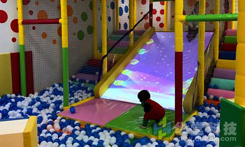 华堂科技：互动投影在儿童游乐市场发展的可能性更强